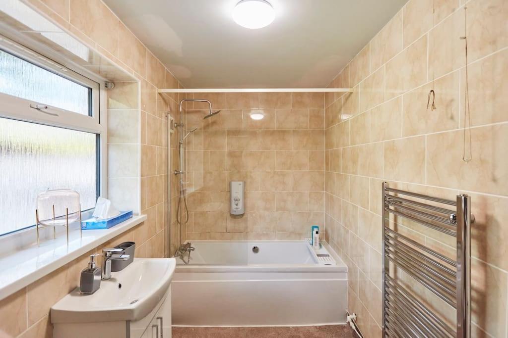 *Little Haven In Leeds* ¤Private Parking¤ Ensuite Leeds  Exterior foto